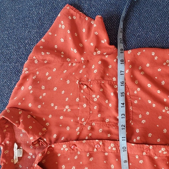 American Eagle: Button-up Crop Blouse, Size XS, Red-Orange - Picture 2 of 7